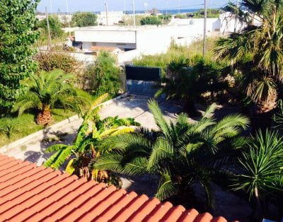 Cozy villa at 100 meters from the beach