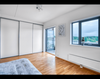 Room in big apartment. Near Oslo.