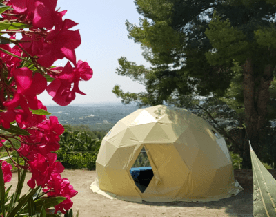 Dom and guesthouse with stunning views, pool & outdoor cinema