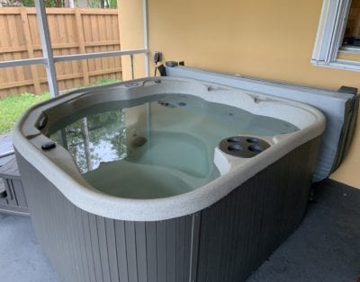 Freedom in the buff Urban Oasis–Maroon room