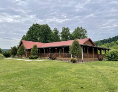 Clothing optional home in Tennessee