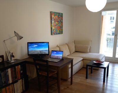 Bedroom in charming appartment near the Seine river on the edge of Paris
