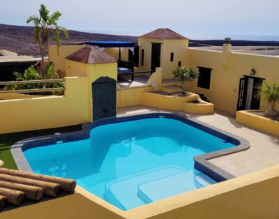 100% Private Tranquil Idyllic Escape w/ Views & Designer Pool