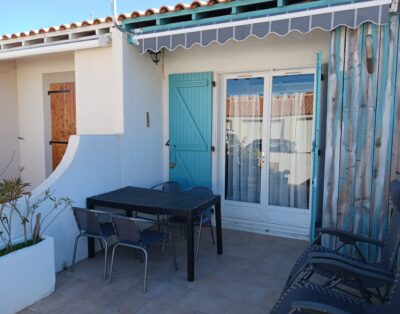 Little comfortable house in Leucate naturist village less than 50 mts from the sea