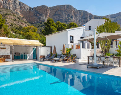 Villa Tres Leones