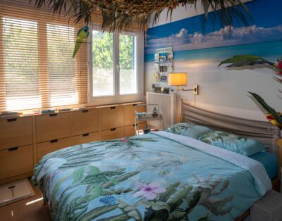 Le Coco Loco at Mario & Eric – room SAINT TROPEZ – french double bed 140×200 cm